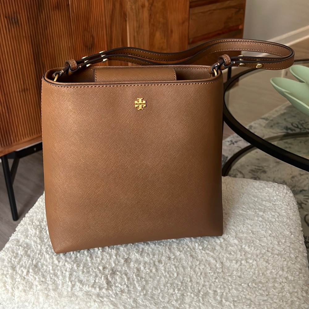 Tory Burch emerson saffiano bucket bag